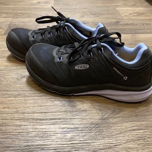 Keen woman’s utility shoes, size 10